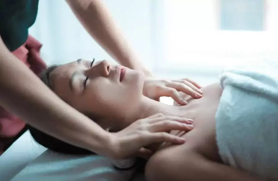 Top 5 Benefits of Regular Massage Therapy for Stress Relief and Well being